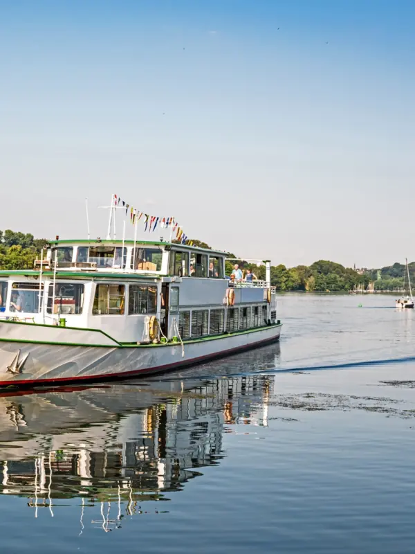 Ausflugsschiff der Weißen Flotte auf dem Baldeneysee