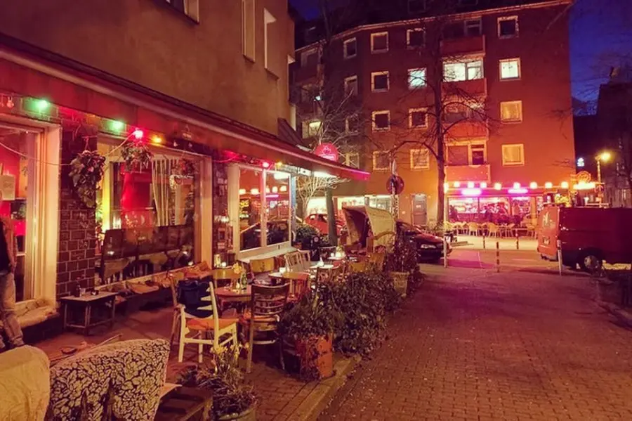 Cafe Gold Bar am Isenbergplatz