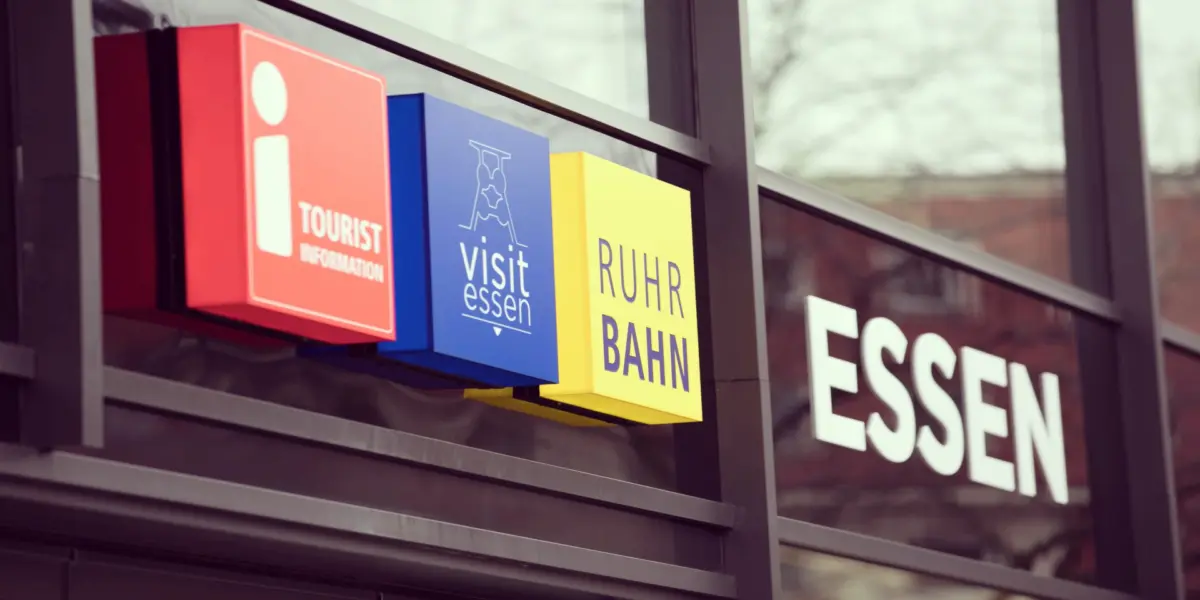 Tourist Info mit Ruhrbahn-Kundencenter